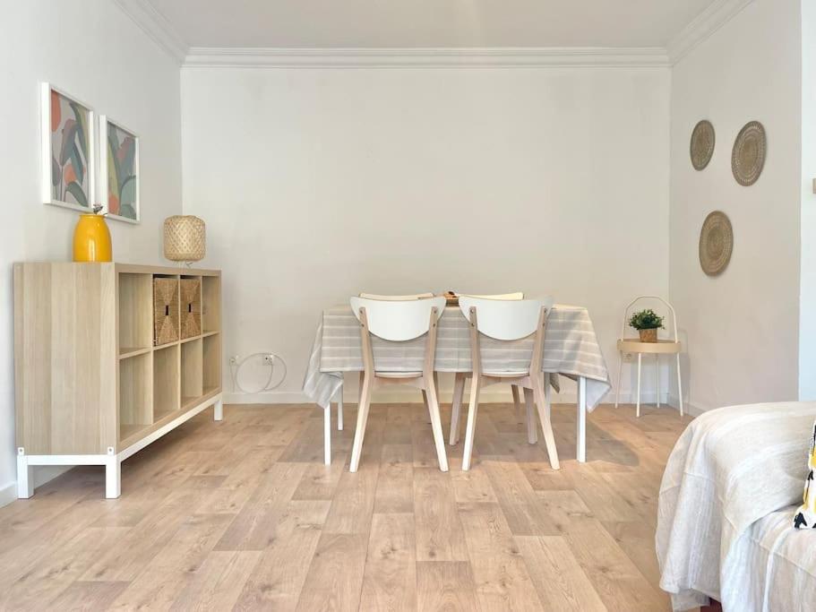 3 Habitaciones, Terraza Y A 200 Metros De La Playa Malaga Ngoại thất bức ảnh
