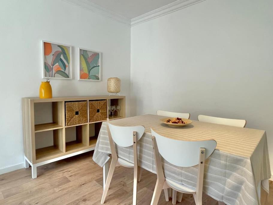 3 Habitaciones, Terraza Y A 200 Metros De La Playa Malaga Ngoại thất bức ảnh