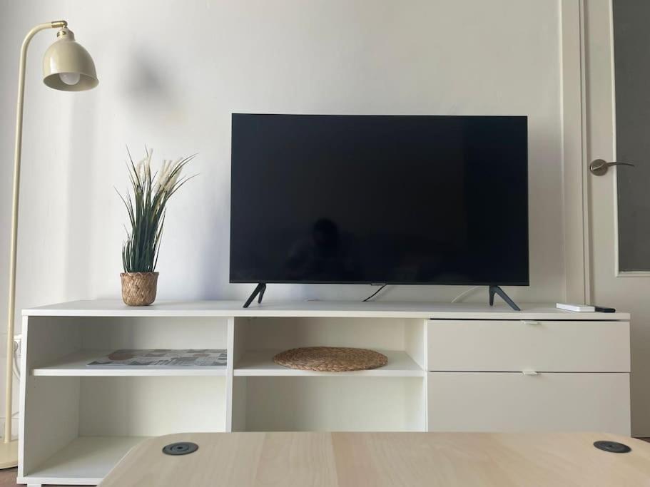 3 Habitaciones, Terraza Y A 200 Metros De La Playa Malaga Ngoại thất bức ảnh