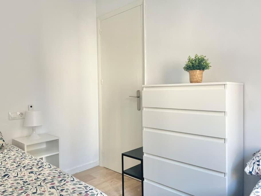 3 Habitaciones, Terraza Y A 200 Metros De La Playa Malaga Ngoại thất bức ảnh