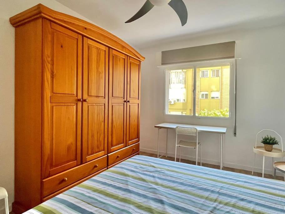 3 Habitaciones, Terraza Y A 200 Metros De La Playa Malaga Ngoại thất bức ảnh