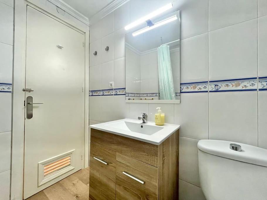 3 Habitaciones, Terraza Y A 200 Metros De La Playa Malaga Ngoại thất bức ảnh