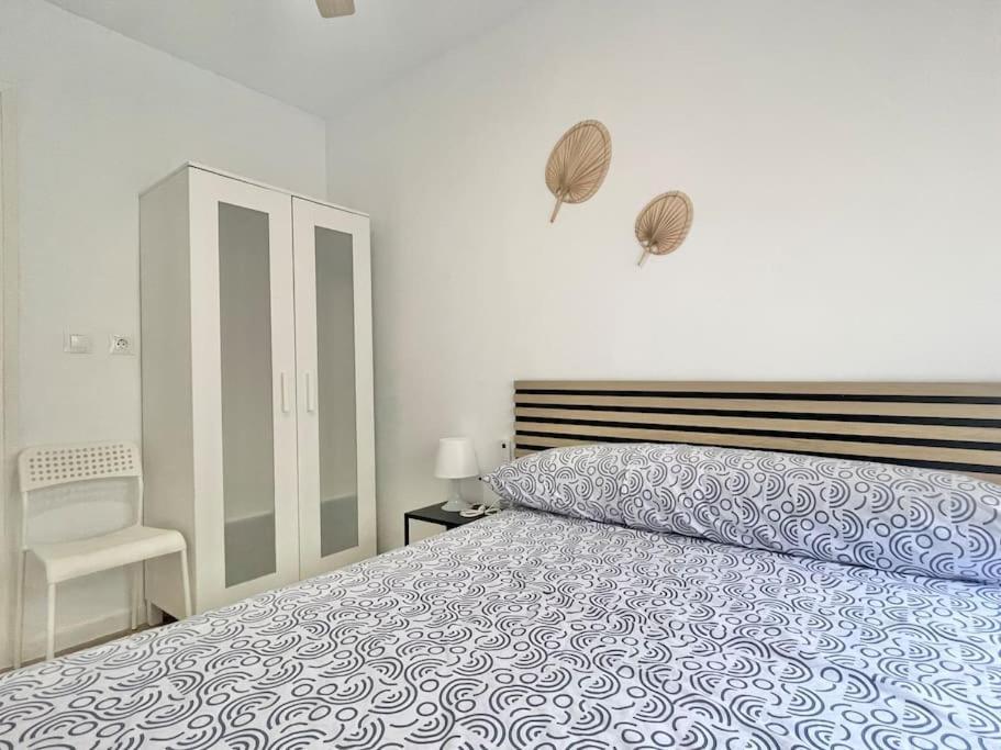 3 Habitaciones, Terraza Y A 200 Metros De La Playa Malaga Ngoại thất bức ảnh