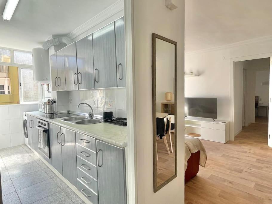 3 Habitaciones, Terraza Y A 200 Metros De La Playa Malaga Ngoại thất bức ảnh